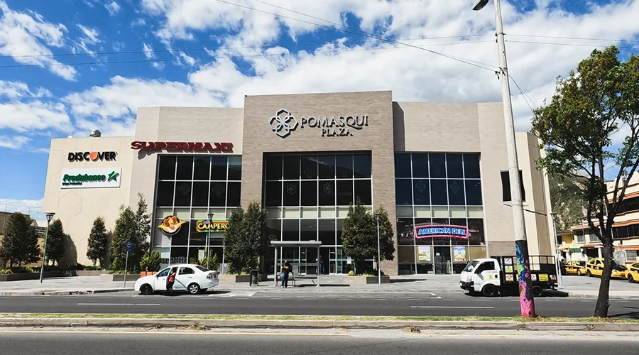 Centro Comercial Pomasqui Plaza